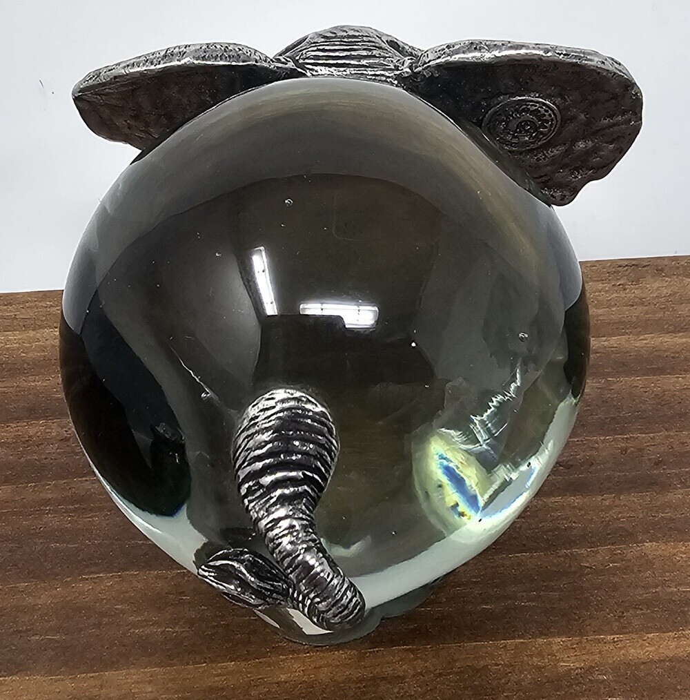 Vintage Makoulpa Pewter and Ngwenya Glass Ball Elephant Paperweight - Picture 4 of 9